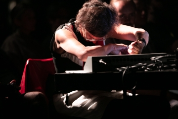 Performance „In die Sonne“ Ars 2018 © vog.photo